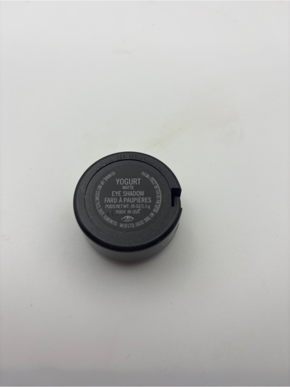 MAC Cosmetics Matte Eyeshadow - Yogurt Matte soft pale pink NEW - Picture 3 of 3